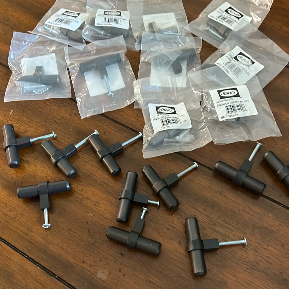 Pull knobs lot of 20